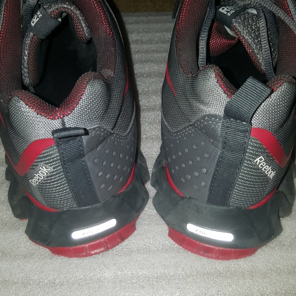 Super Sale Reebok Zigtech Size 9 - image 4