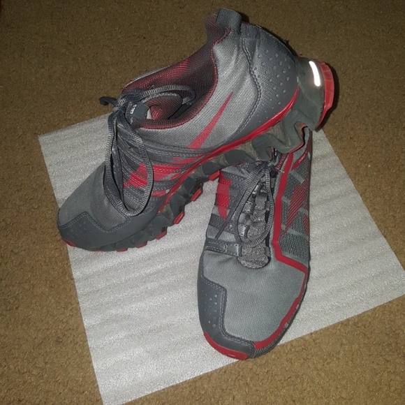 ? SUPER SALE Reebok  ZIGTECH SIZE 9 main image 6