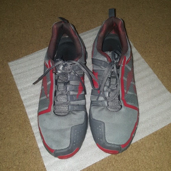 ? SUPER SALE Reebok  ZIGTECH SIZE 9 main image 4