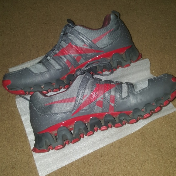 ? SUPER SALE Reebok  ZIGTECH SIZE 9 main image 5