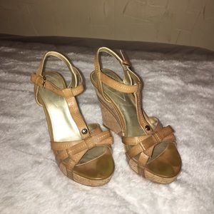 Guess wedges