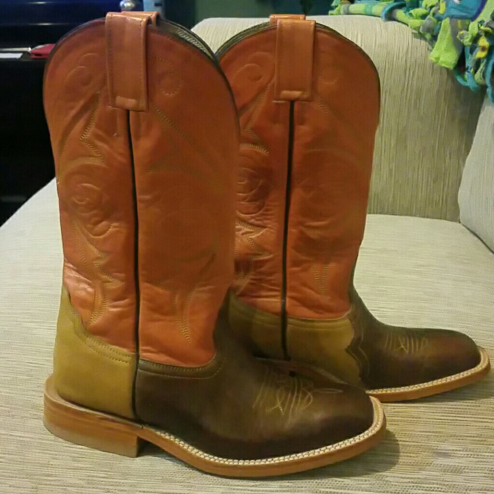 !!!!!SOLD! !!!!Three Color Tone Boots