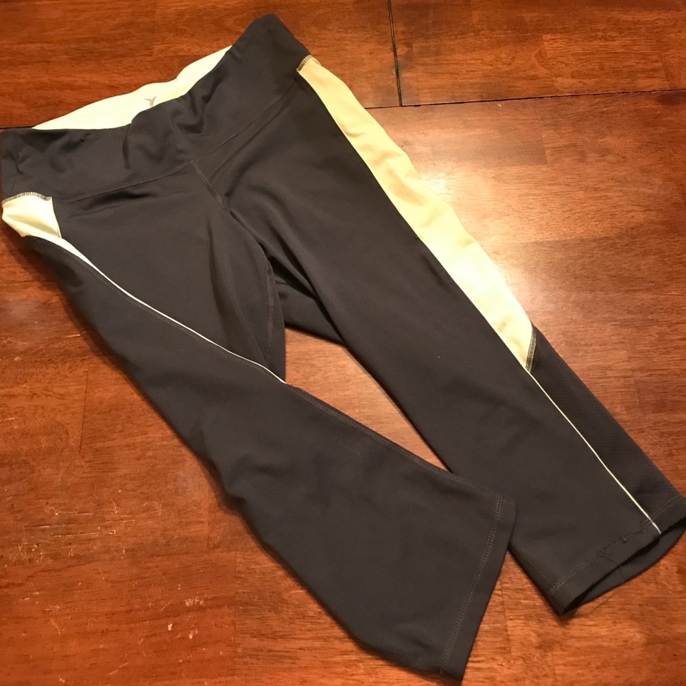 Grey and yellow workout leggings/yoga pants