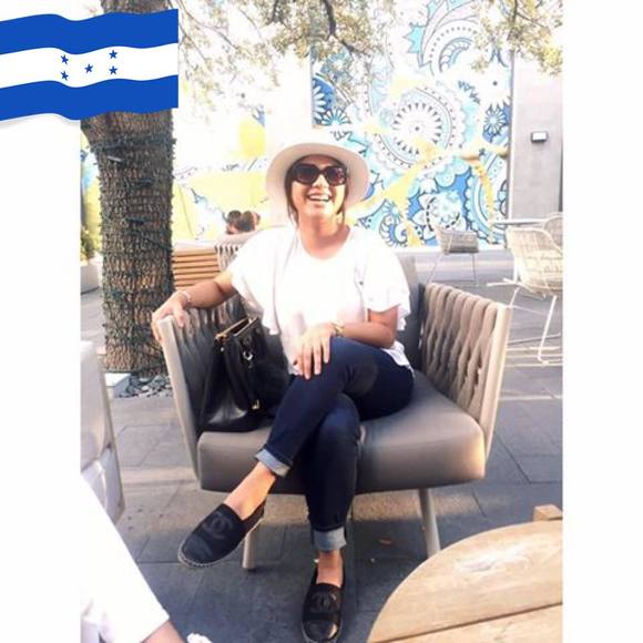 Meet your Posher, Leslie - Picture 1 of 1