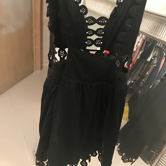 Fun & flirty LBD! - Picture 4 of 4