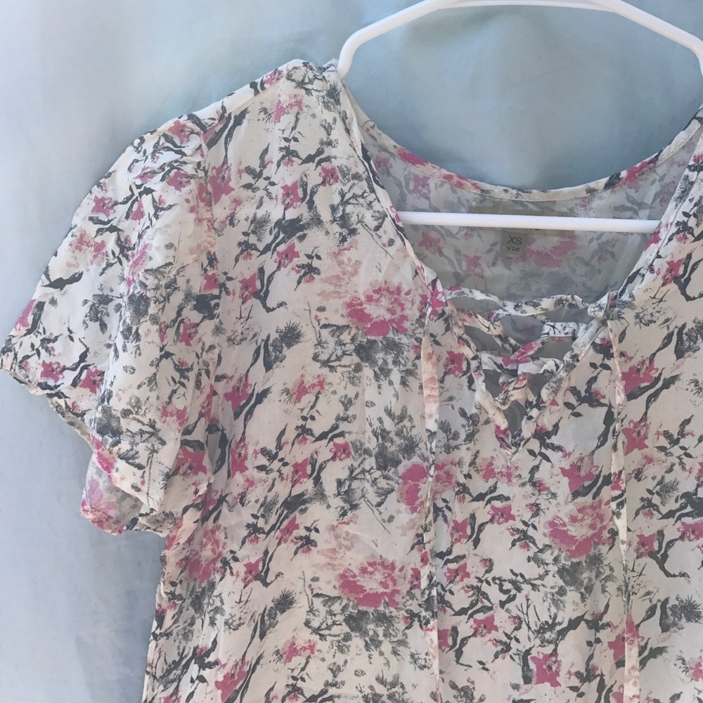 Floral lace-up blouse