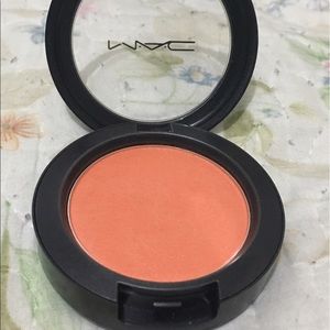 MAC blush in Modern Mandarin