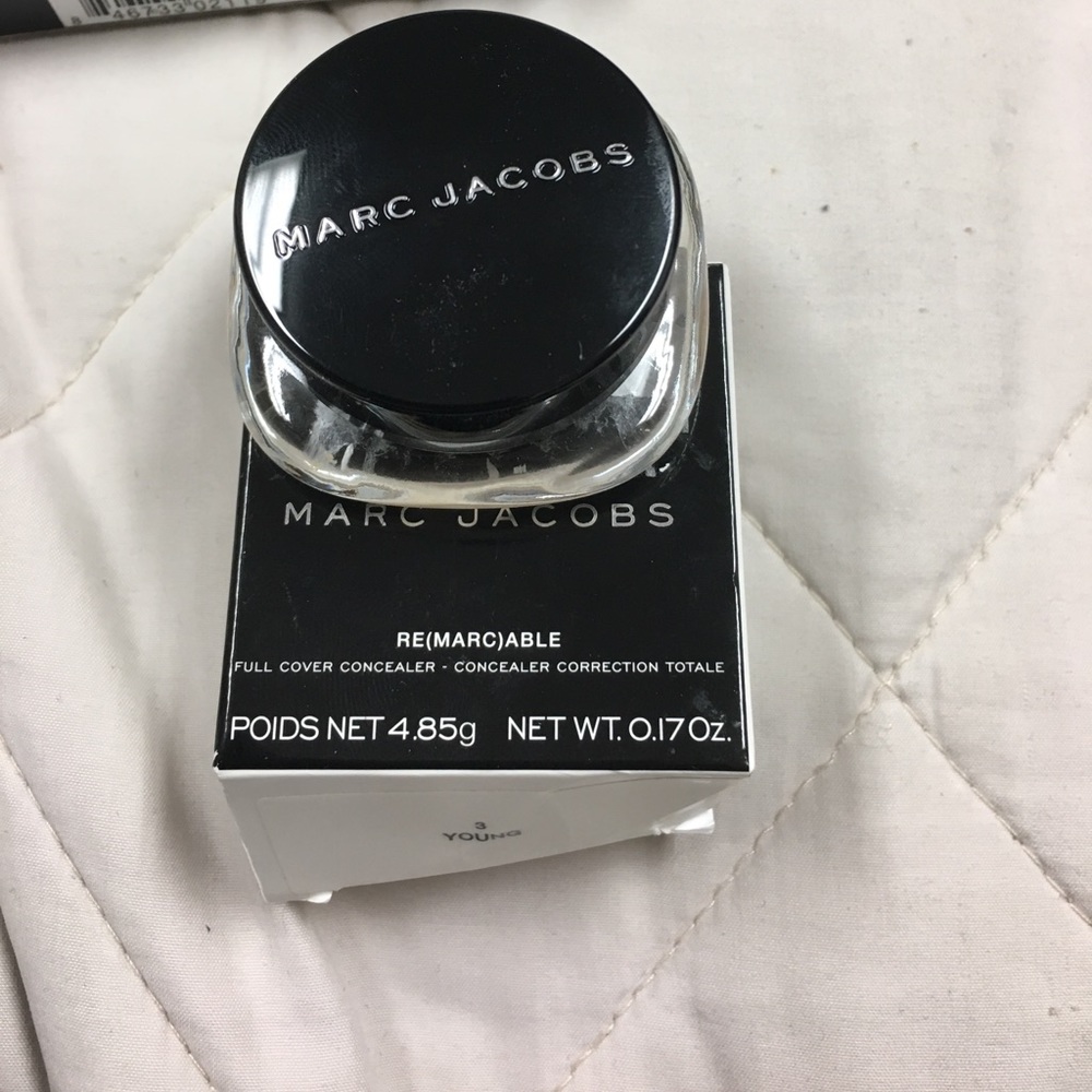 Marc Jacobs re (marc)able concealer in young