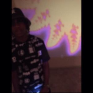 Meet your Posher, Gladston