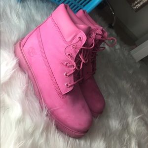 ALL PINK TIMBERLANDS!!