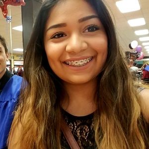 Meet your Posher, Cinthia