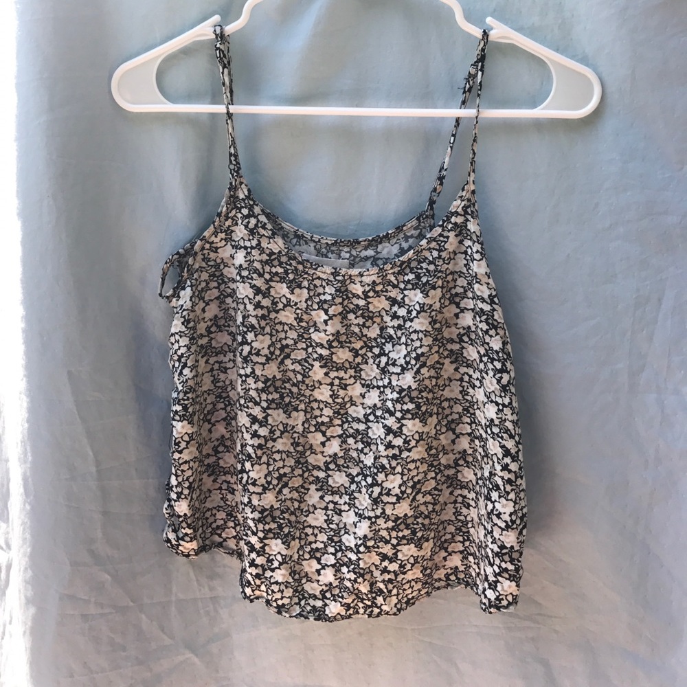 Floral tank - Picture 2 of 4