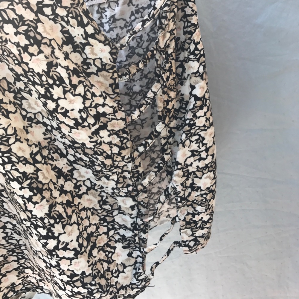 Floral tank - Picture 3 of 4