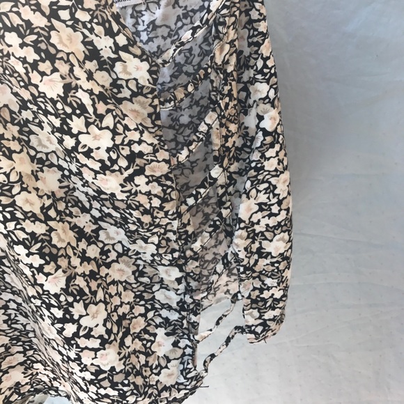 Floral tank - Picture 3 of 4