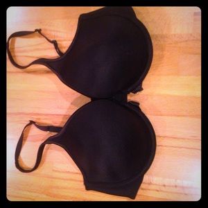 Black Vanity Fair Size 34D Bra.