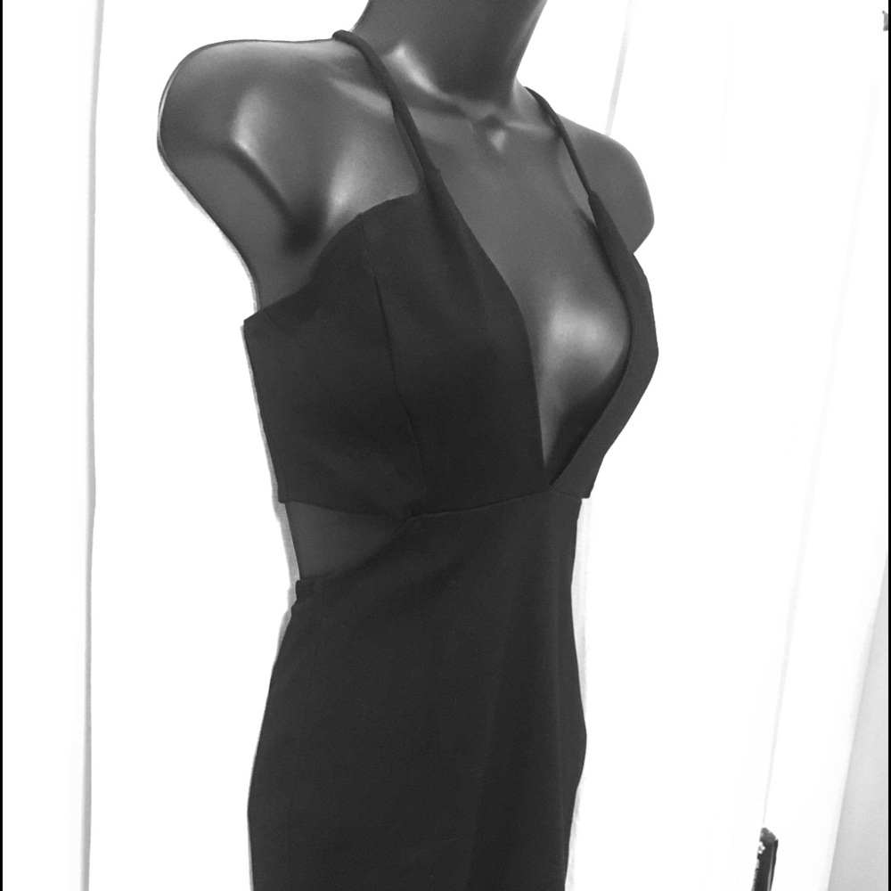 Forever 21 deep v cutout sides little black dress