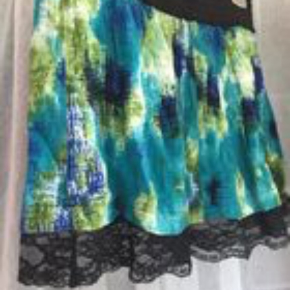 Clothes - Picture 2 of 4