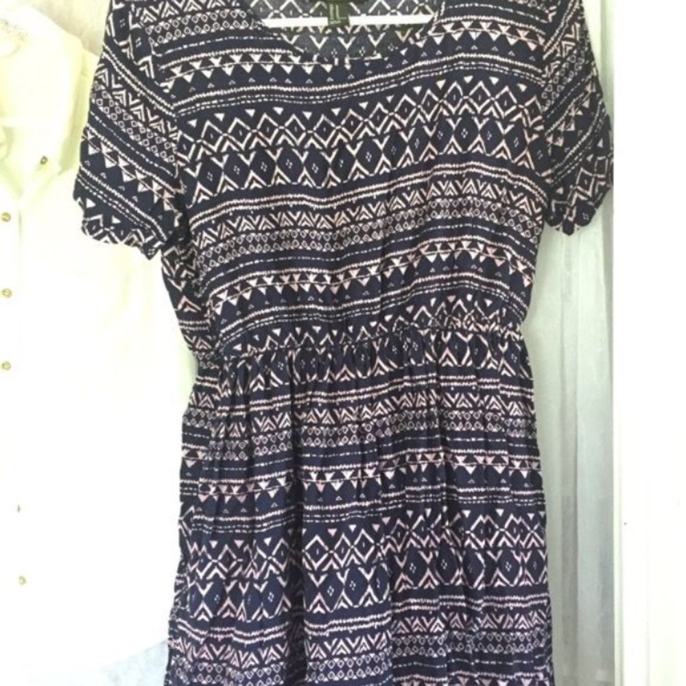 Clothes - Picture 3 of 4