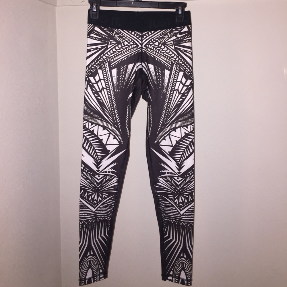 Limited Edition Tattoo Nike Tight of the Moment XS