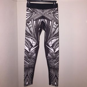 Limited Edition Tattoo Nike Tight of the Moment XS
