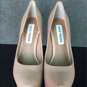 Steve Madden nude platform heels