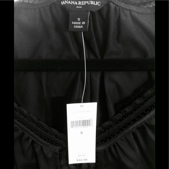 🆕 Banana Republic top 🆕 - Picture 3 of 4