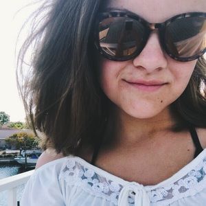 Meet your Posher, Brittney