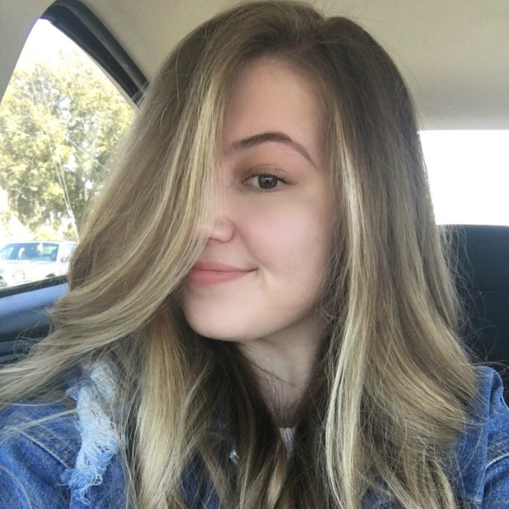 Meet your Posher, Caroline