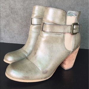 Outbound gray booties