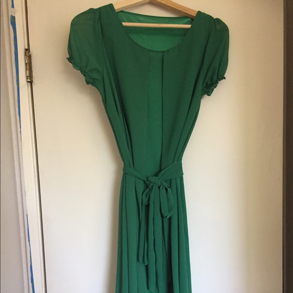 Classy green dress with tie (Medium)