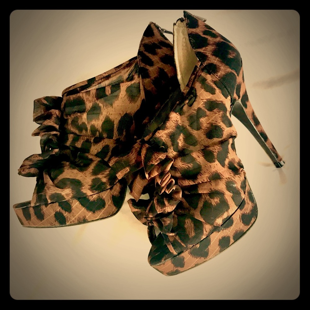 🚫$old Chinese laundry high heel stilettos SZ 6.5