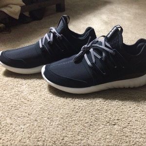 Addidas Tubular Radial