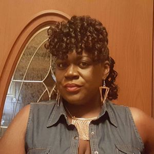 Meet your Posher, Dana