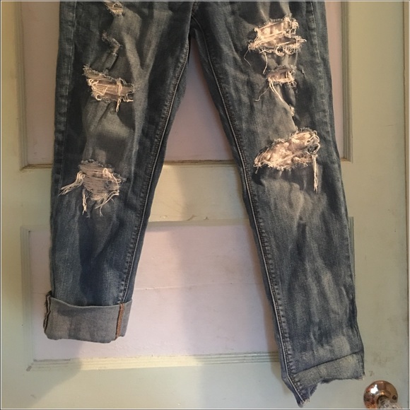 American Eagle "Embellished" Tomboy Jeans - Picture 3 of 5