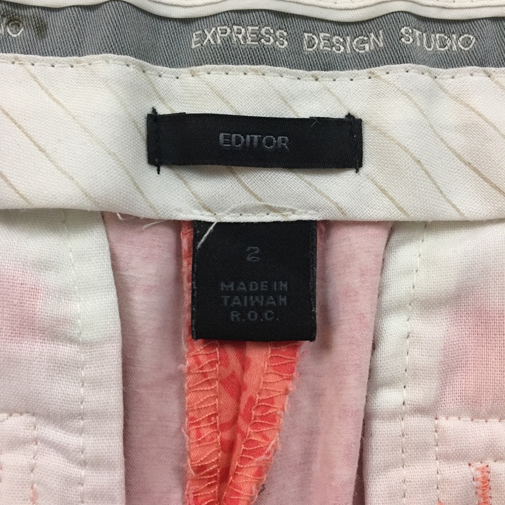 Express Editor Paisley Crop Flare Coral Pants 2 - Picture 3 of 6