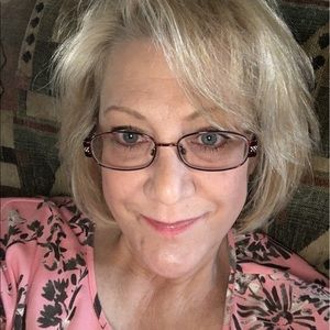 Meet your Posher, Janet