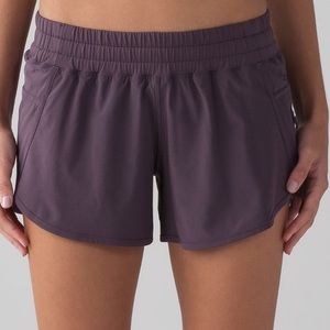 Lululemon tracker short IV in black currant