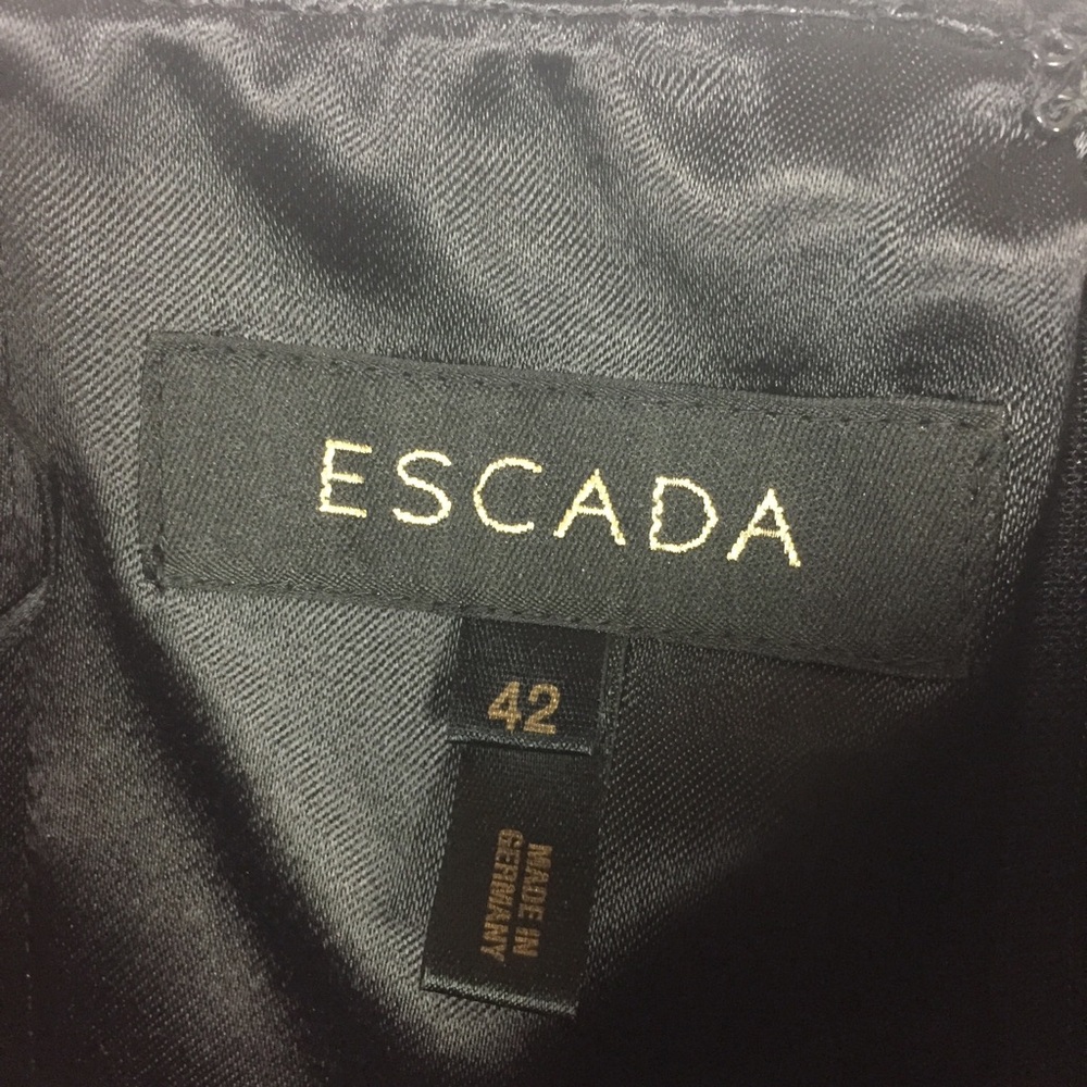 $1050 Retail Escada Silk strapless duchesse - Picture 3 of 8