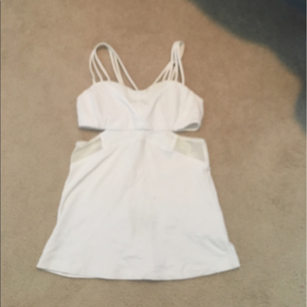 Lululemon white tank size 4
