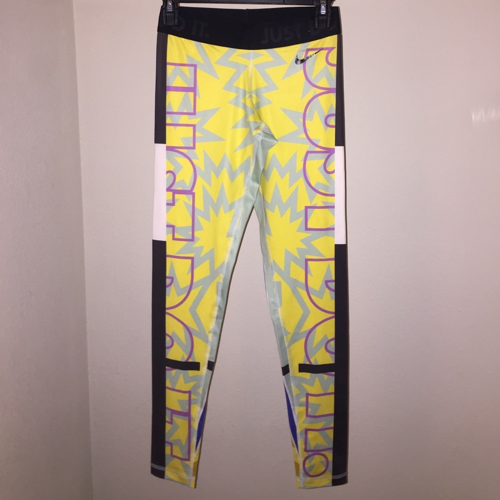Limited Edition Nike Tight of the Moment XS