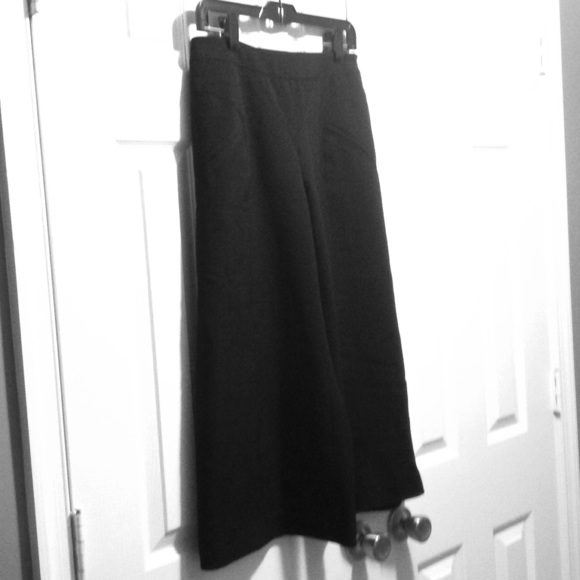 Harve Benard wide leg black culottes - Picture 3 of 3