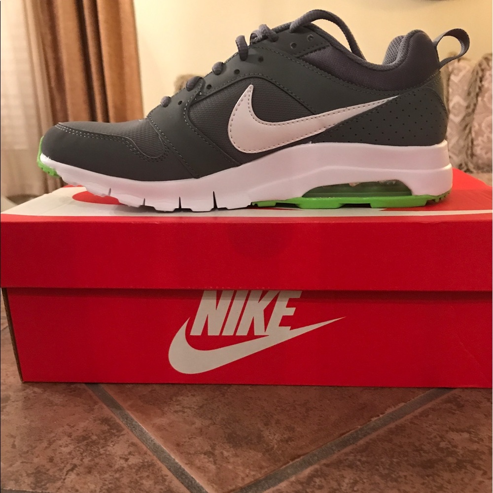 Men's Air Max Motion Running Sneakers 7.5