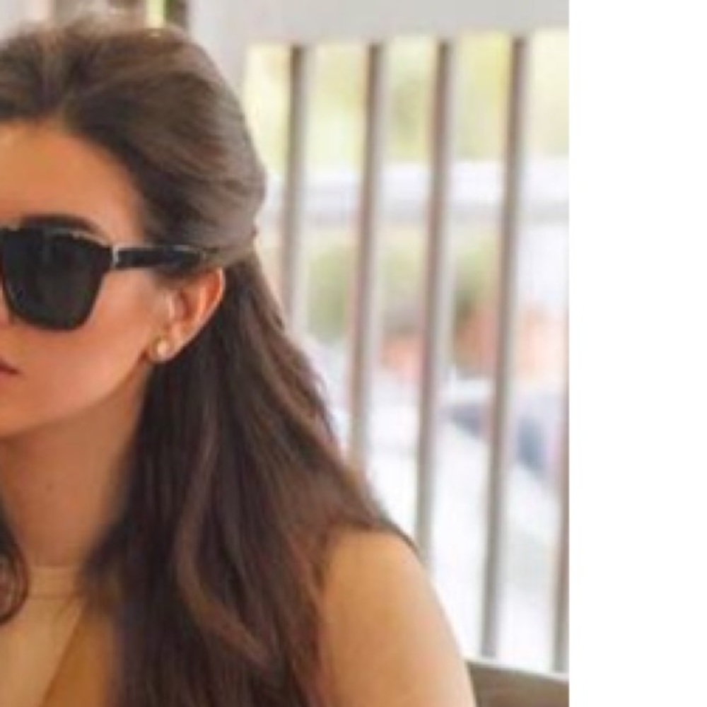 Meet your Posher, Amira