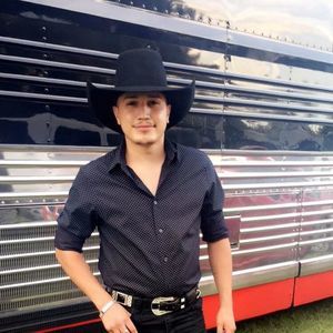 Meet your Posher, Luis