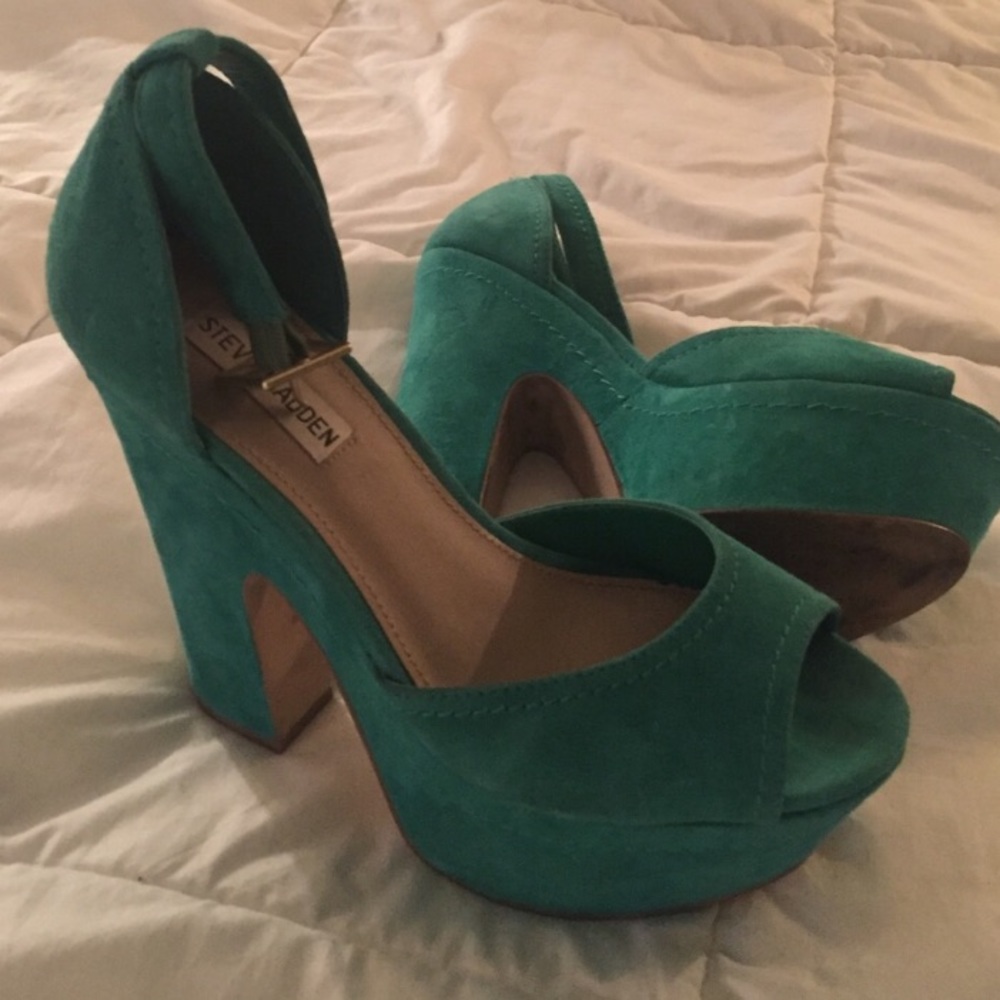 Steve Madden suede block heel