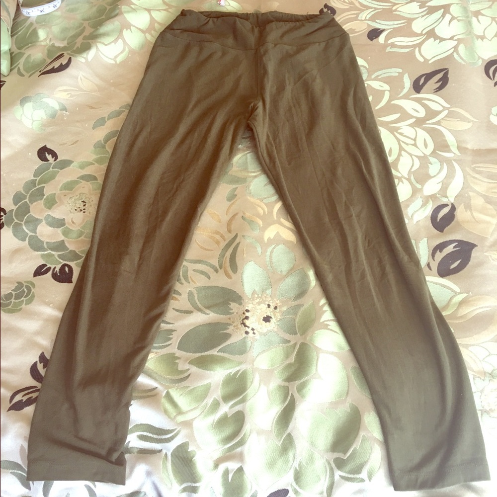 Olive green OS LuLaRoe leggings