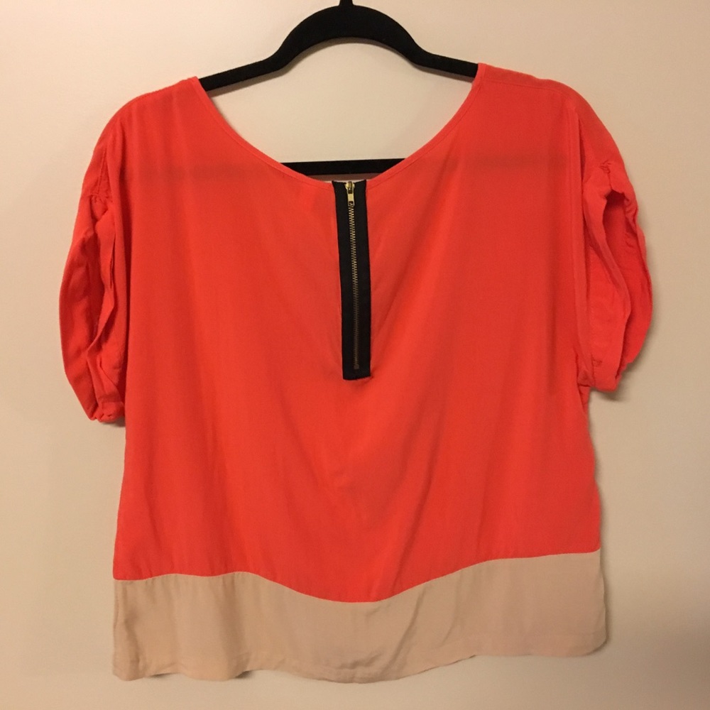 Color Block Crop Top - Picture 2 of 2