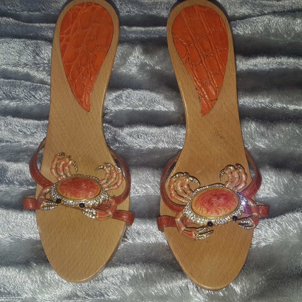 Crab crystal & jewel wedges