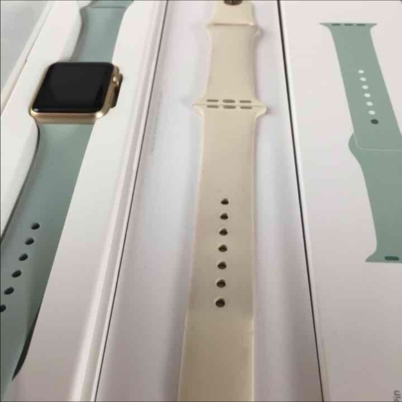 🔴SOLD🔴Apple Watch Series 1 38mm - Picture 2 of 4