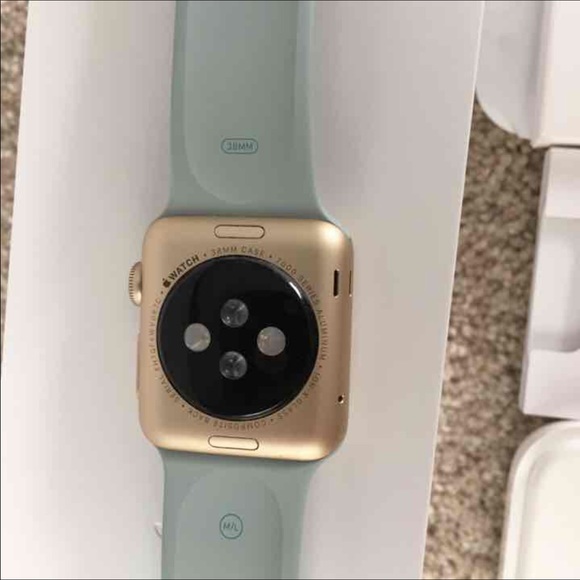 🔴SOLD🔴Apple Watch Series 1 38mm - Picture 4 of 4